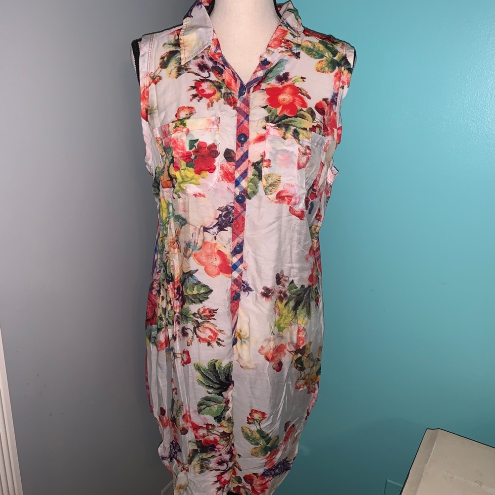Long Floral Button Down Top/Dress w/ pockets!